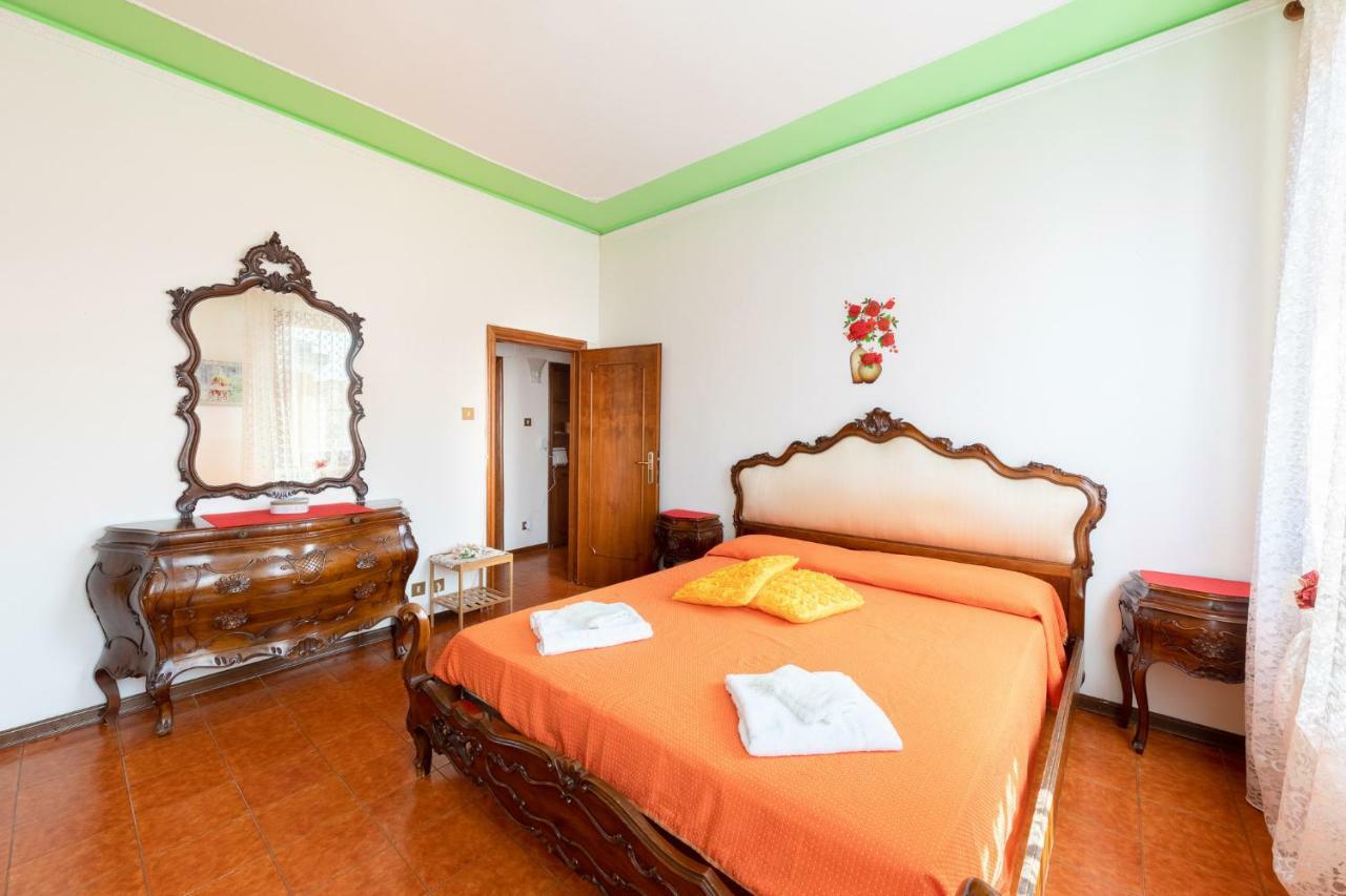 Near Station Santa Lucia Two Bedroom